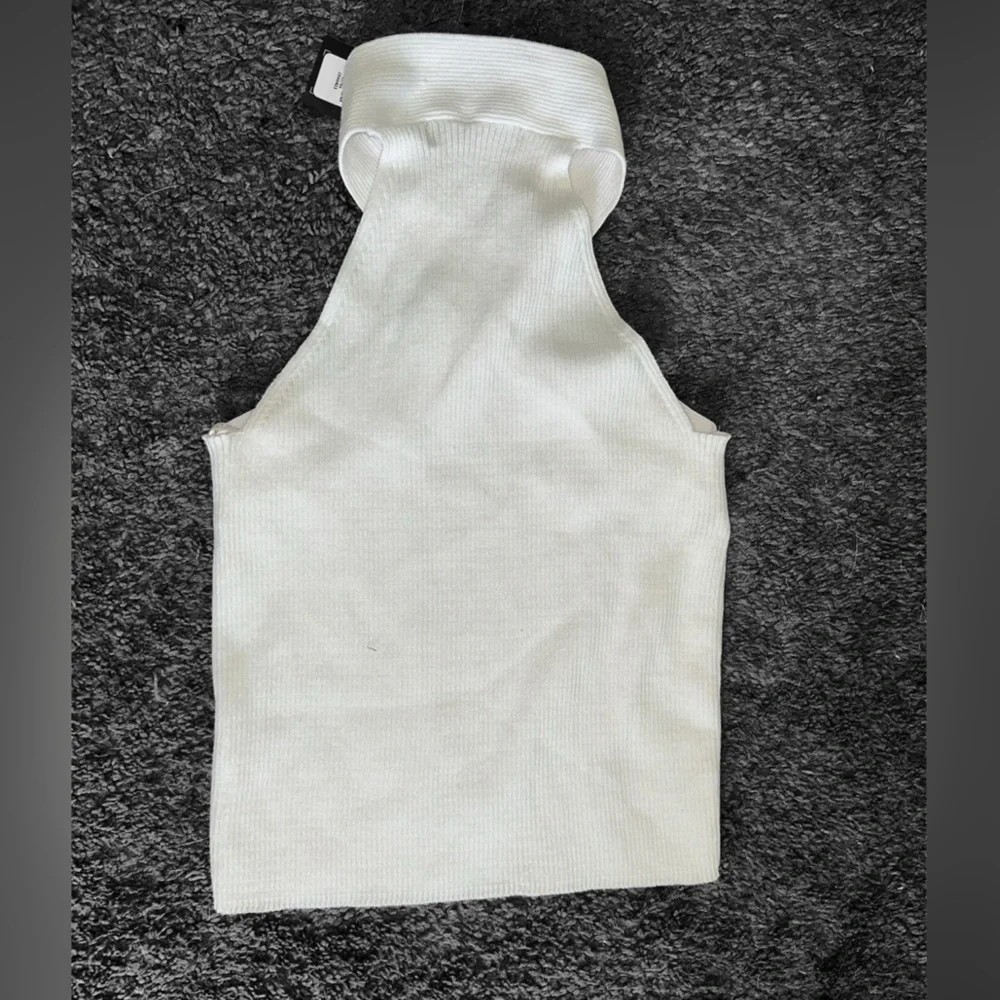 Women's-Primark Criss Cross front and mock neck back. Ribbed, Cropped, Size S. - Picture 4 of 8